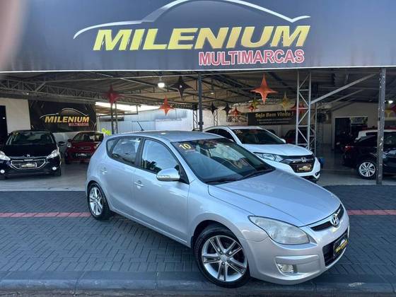 HYUNDAI I30 2.0 MPFI GLS 16V GASOLINA 4P MANUAL HYUNDAI I30 2.0 MPFI GLS 16V GASOLINA 4P MANUAL
